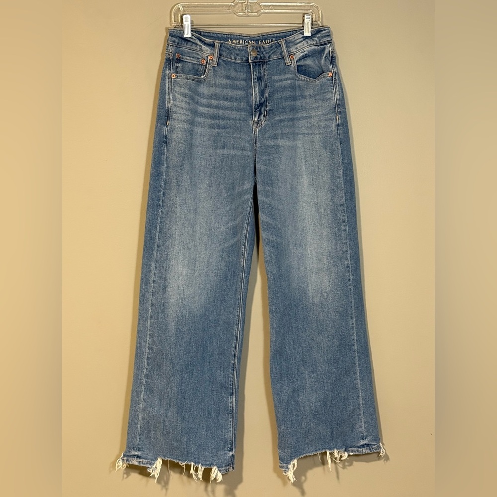 American Eagle Outfitters Women's High-Rise Wide Leg Jeans in Light Blue